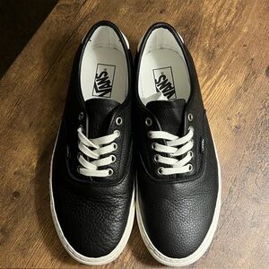 BRAND NEW. Never worn.Vans Authentic Lux Shoe